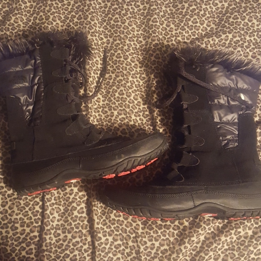 Black northface boots
